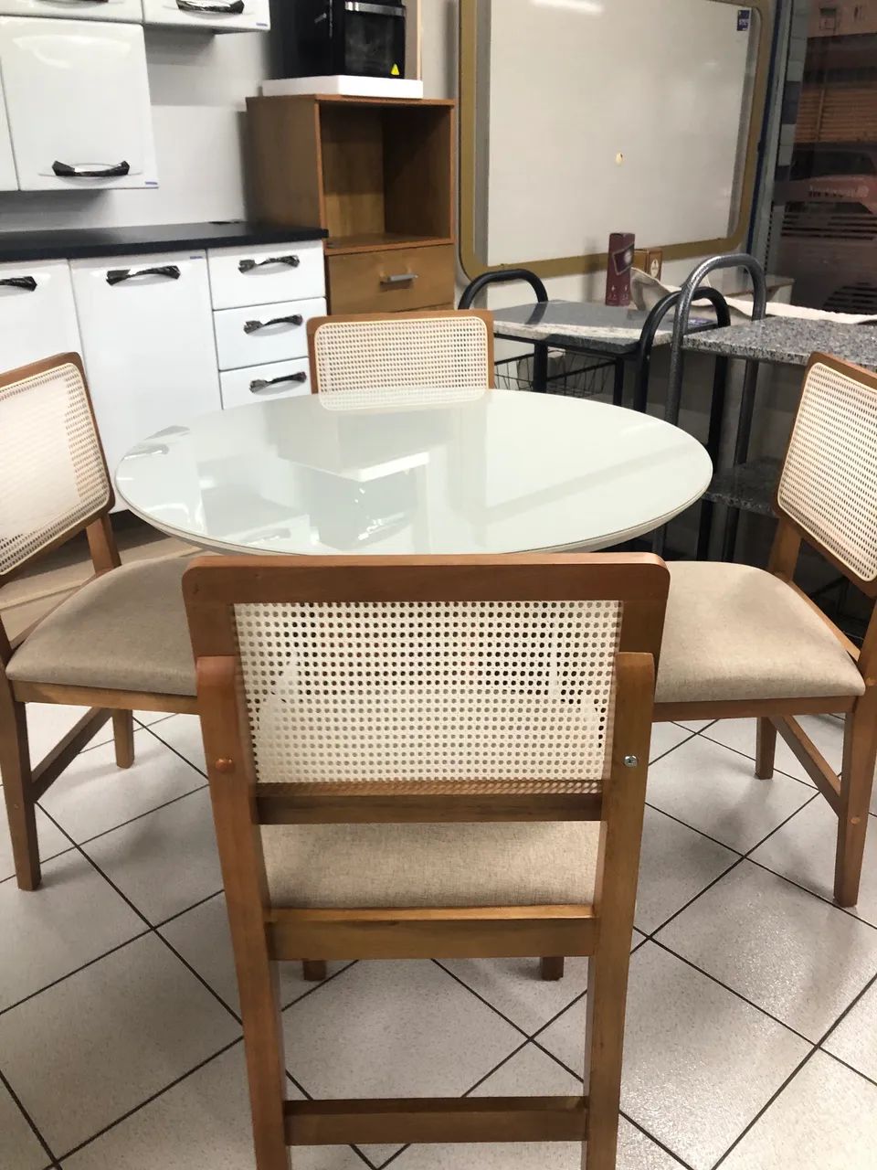 Mesa com 4 cadeiras NOVA - Foto 5