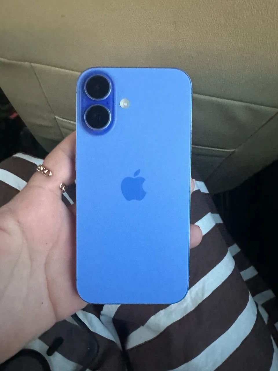 IPHONE 16 NOVO 9 meses de uso 128g - Foto 2