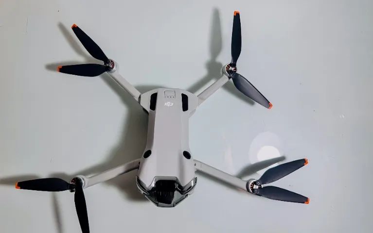  Drone DJI Mini 4 Pro (Com tela)