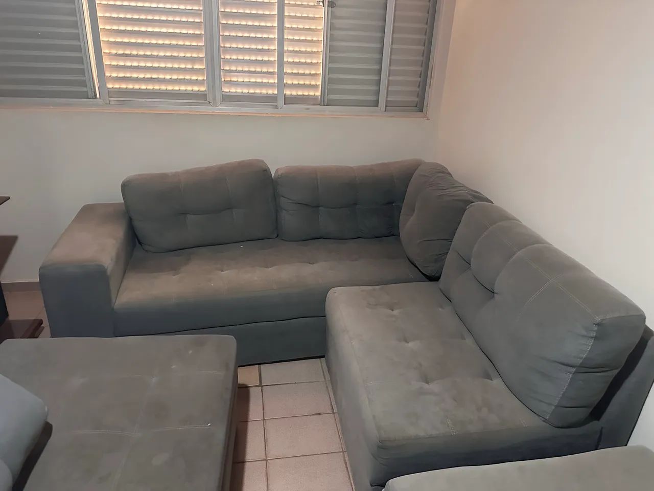 Conjunto sofá em L com ilha - Foto 5