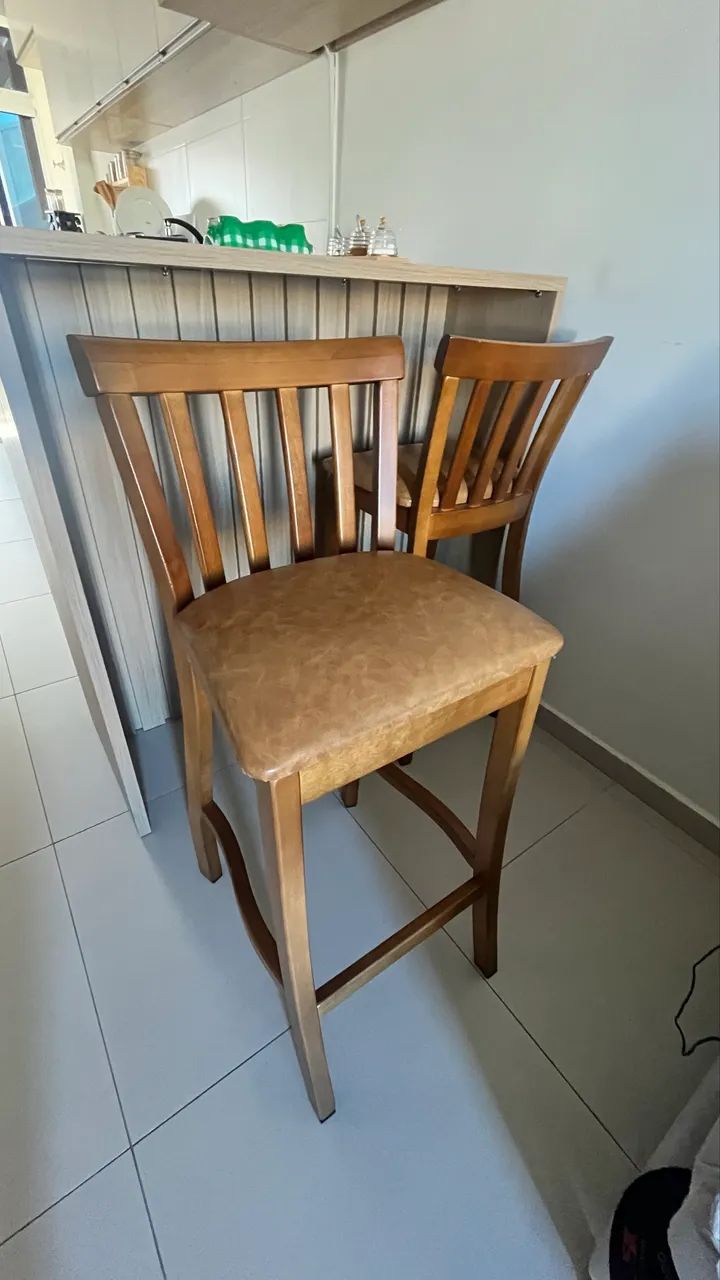 Duas Cadeiras para bancada