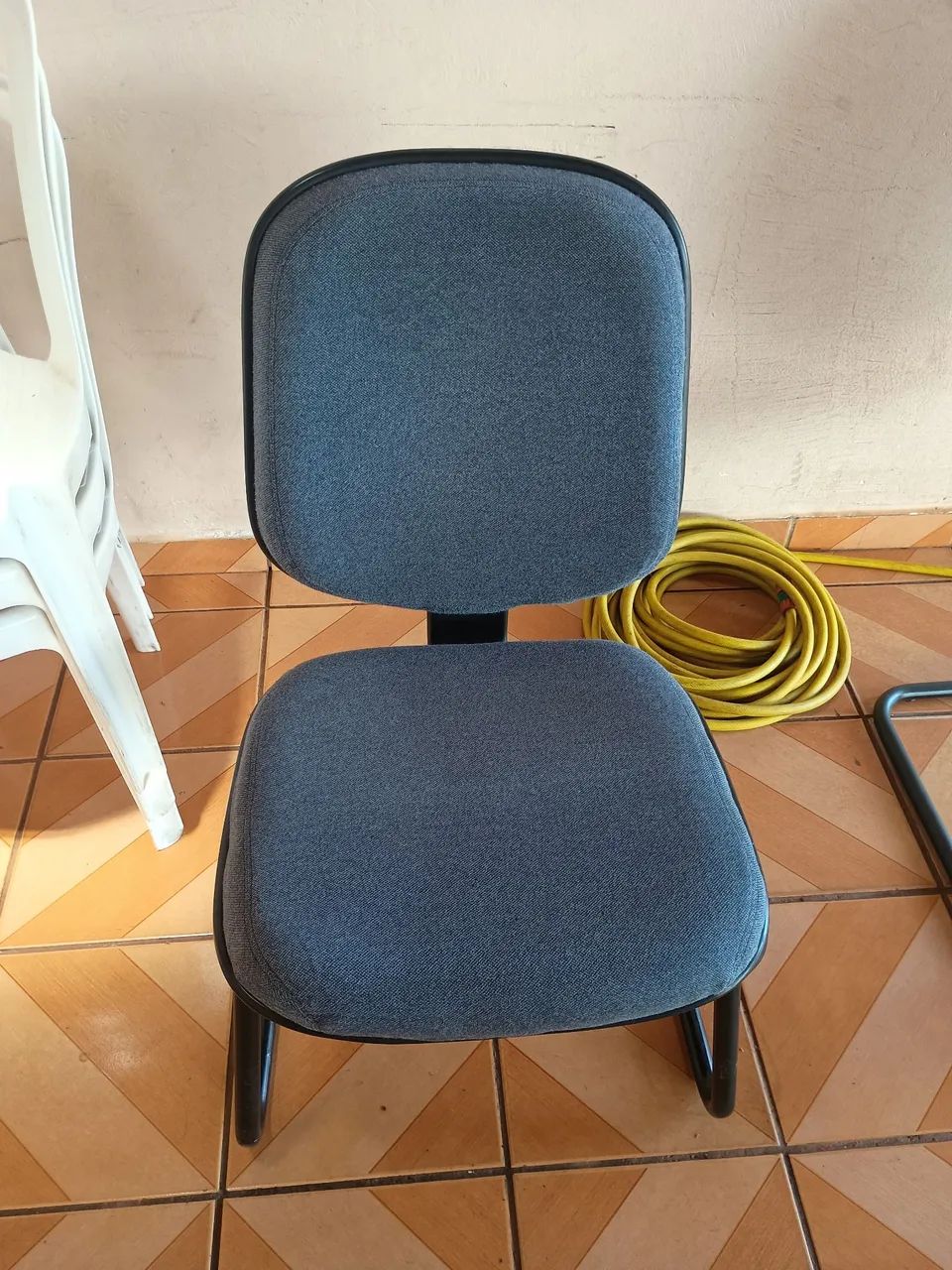 Cadeira de escritório 150 cada uma  - Foto 3