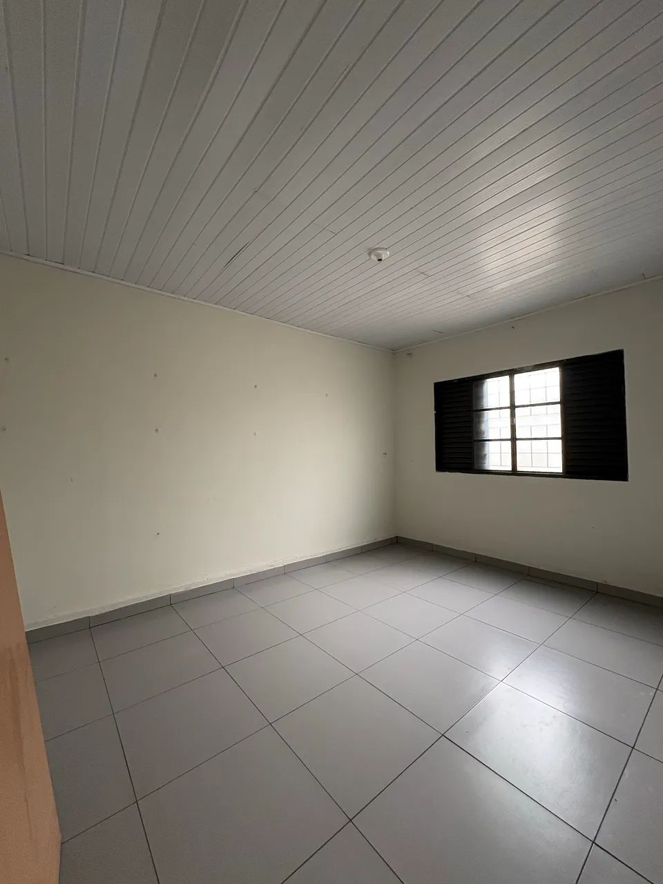Aluga-se casa fundo, esquina com Av. Morangueira  - Foto 2
