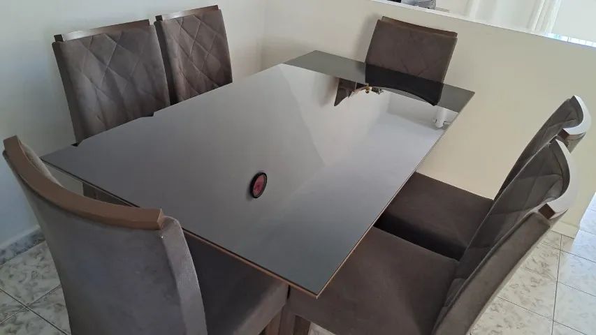 MESA USADA SEIS CADEIRAS