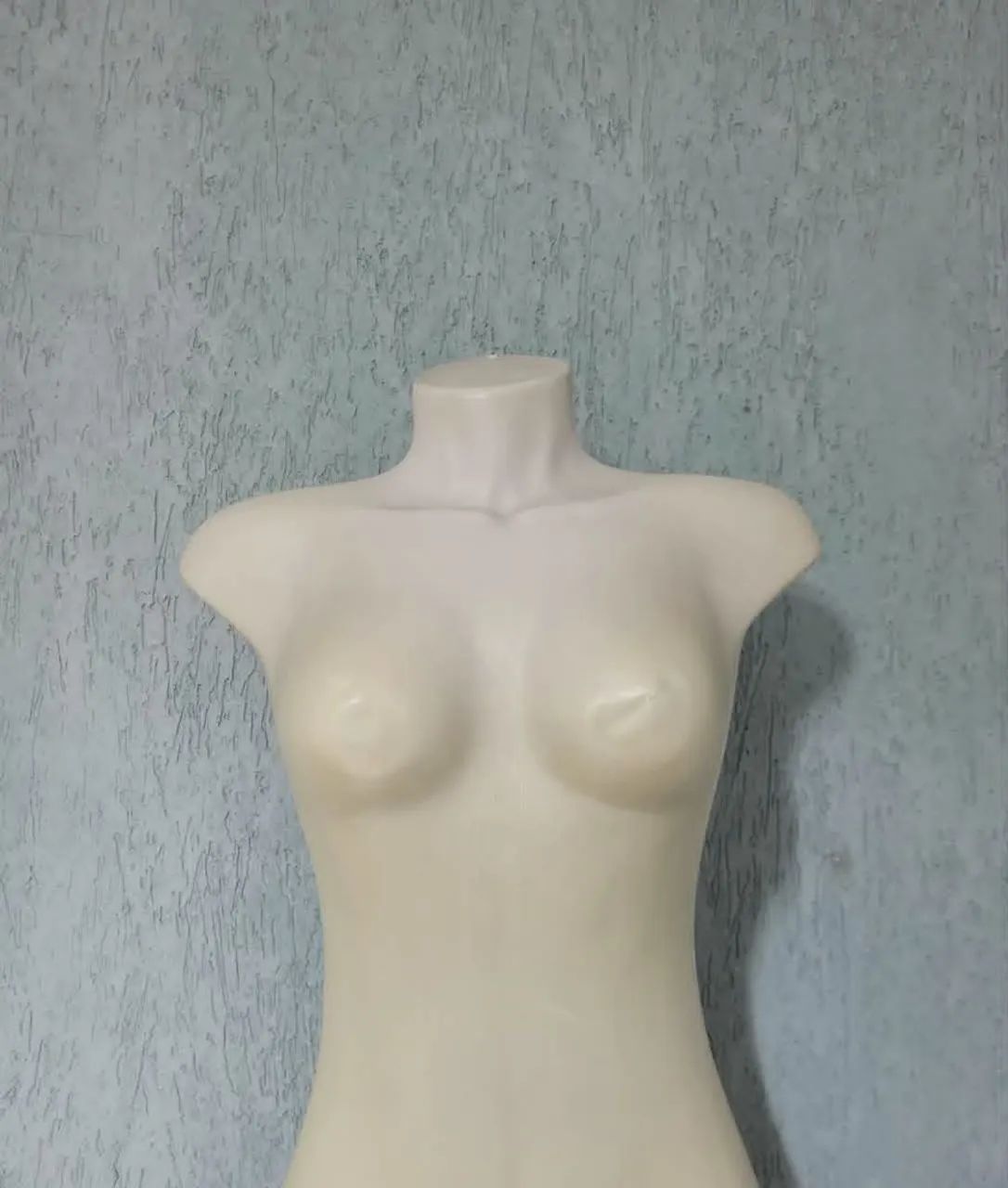 Manequim feminino com avarias  - Foto 3