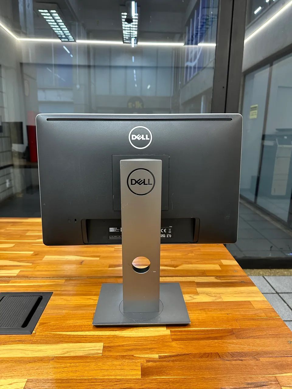 Monitor Dell P2016 - 20? LED | Excelente Estado - Foto 2