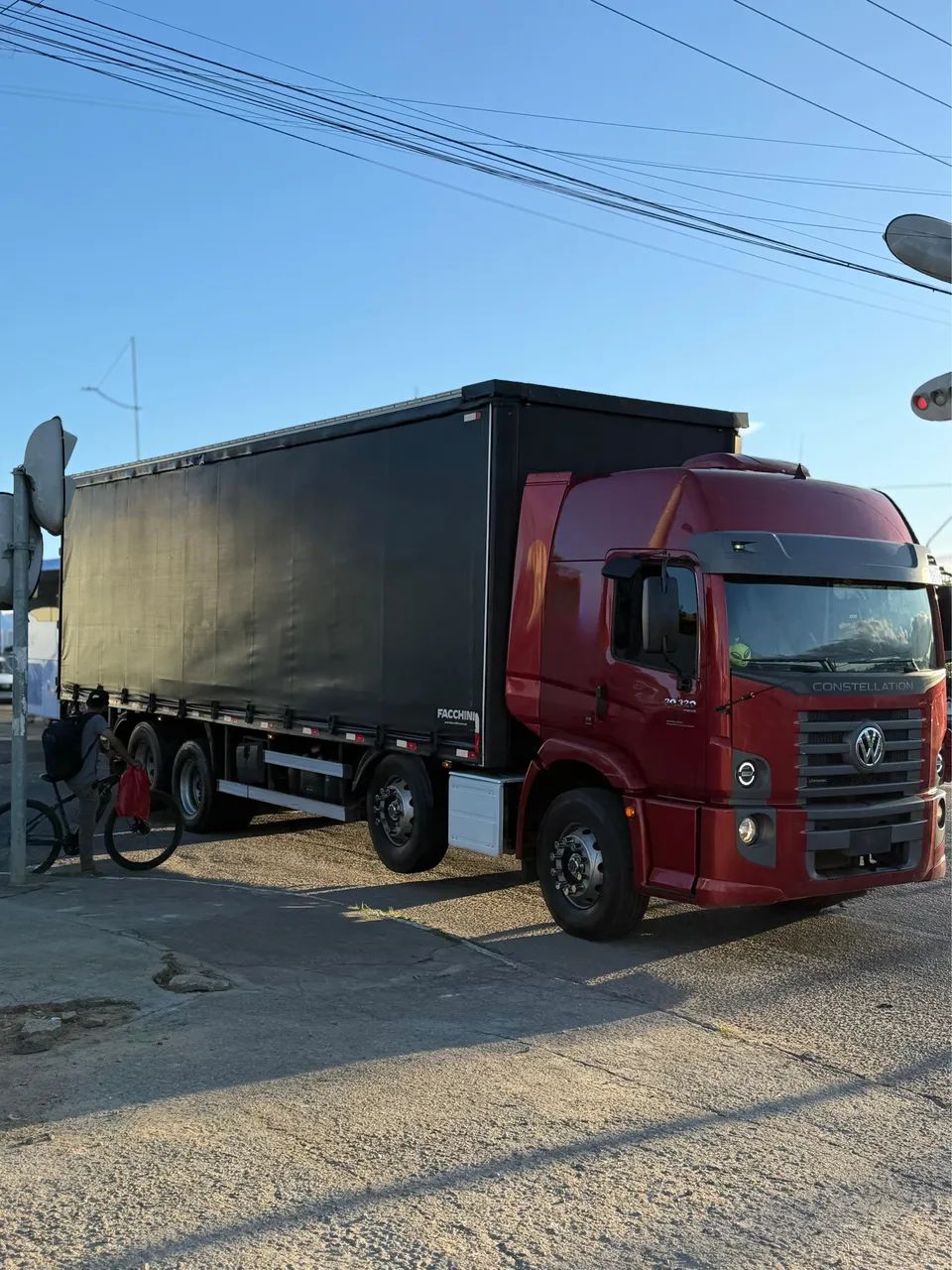 BI Truck Volkswagen Constellation 30.320 8x2  2023/2024 - Foto 5
