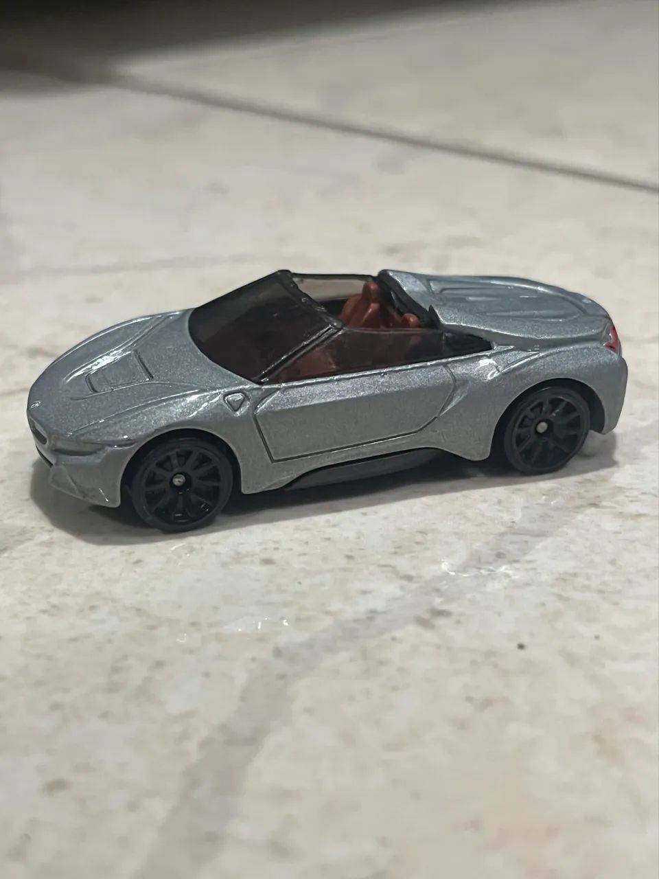 Hot Wheels BMW i8 Cinza 