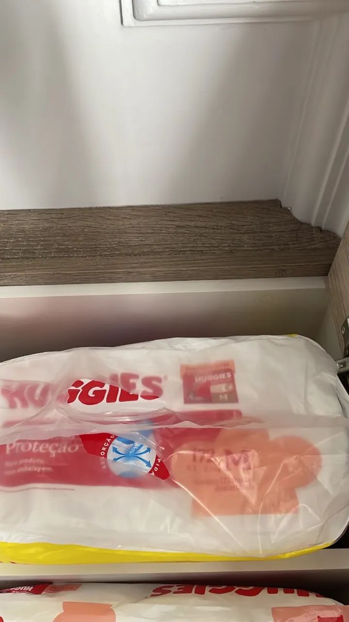 Fraldas Huggies máxima proteção TAM M  - Foto 3