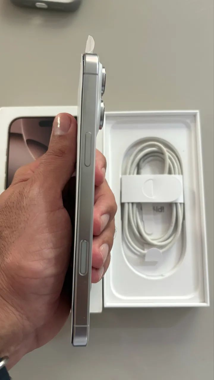iPhone 16 pro max 256g - Celulares e Smartphones - Dix-Sept Rosado