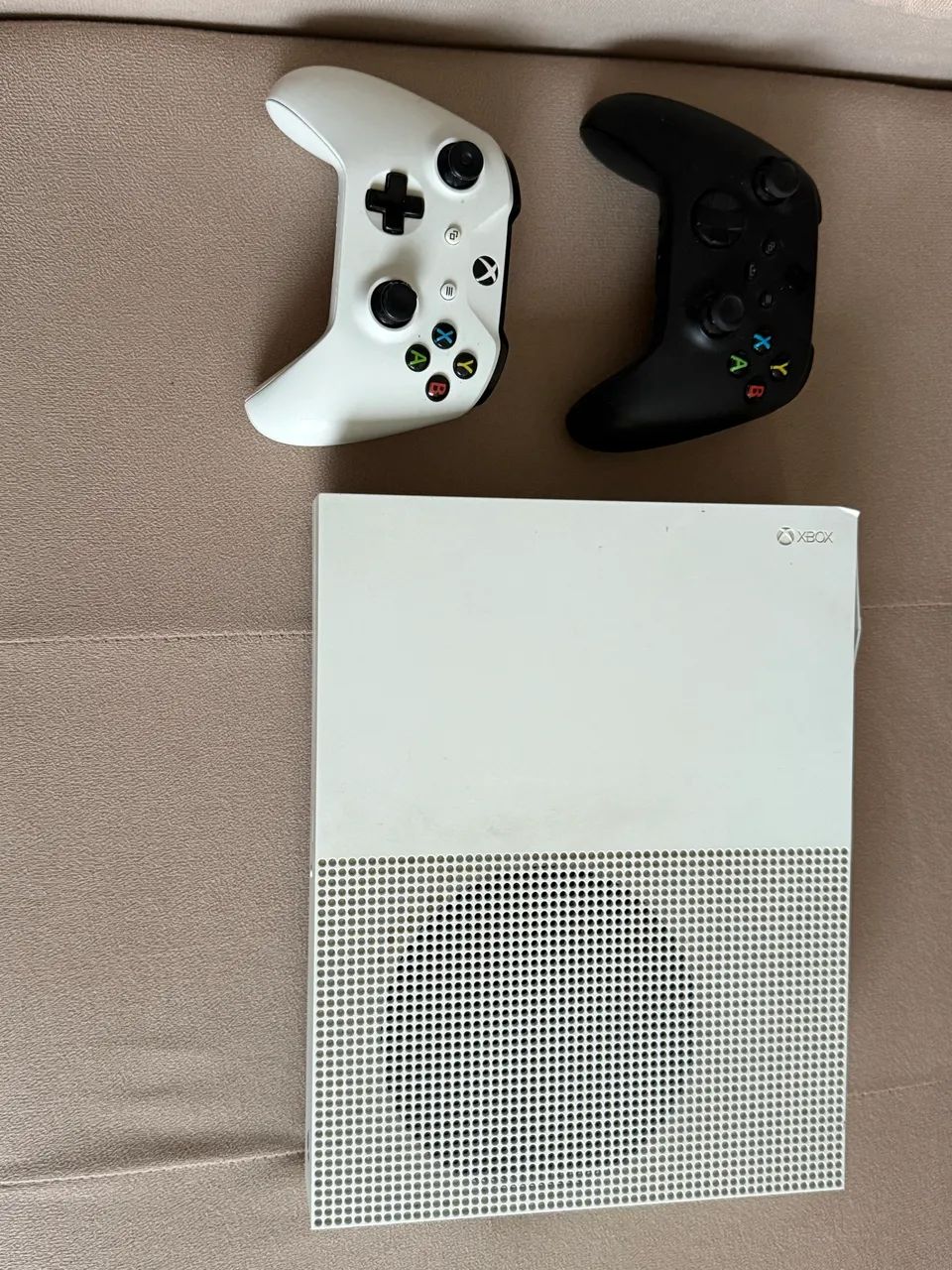 Xbox One S + 2 controles - Foto 3