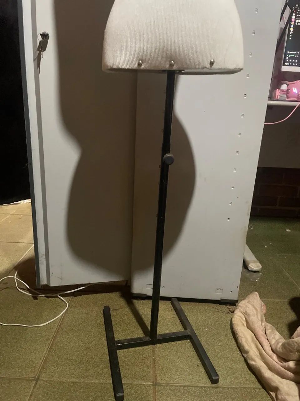 manequim busto com pedestal 2m - Foto 2