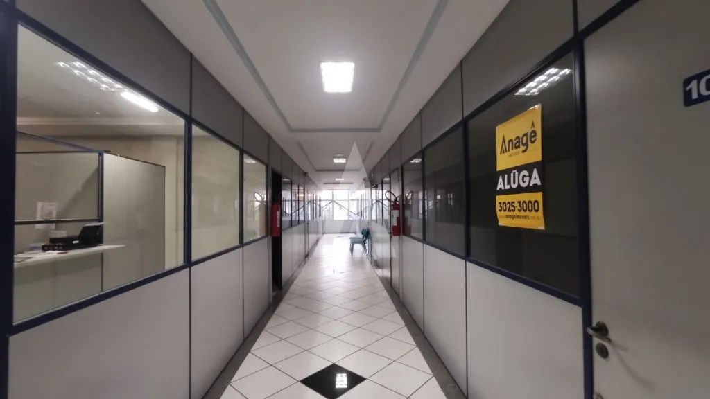 Sala comercial localizada no Centro de Joinville no segundo piso - Foto 3