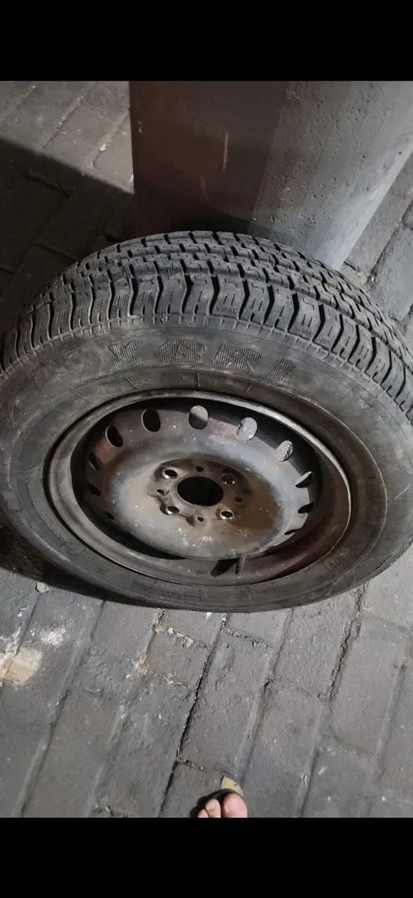 Roda e pneu aro 13
