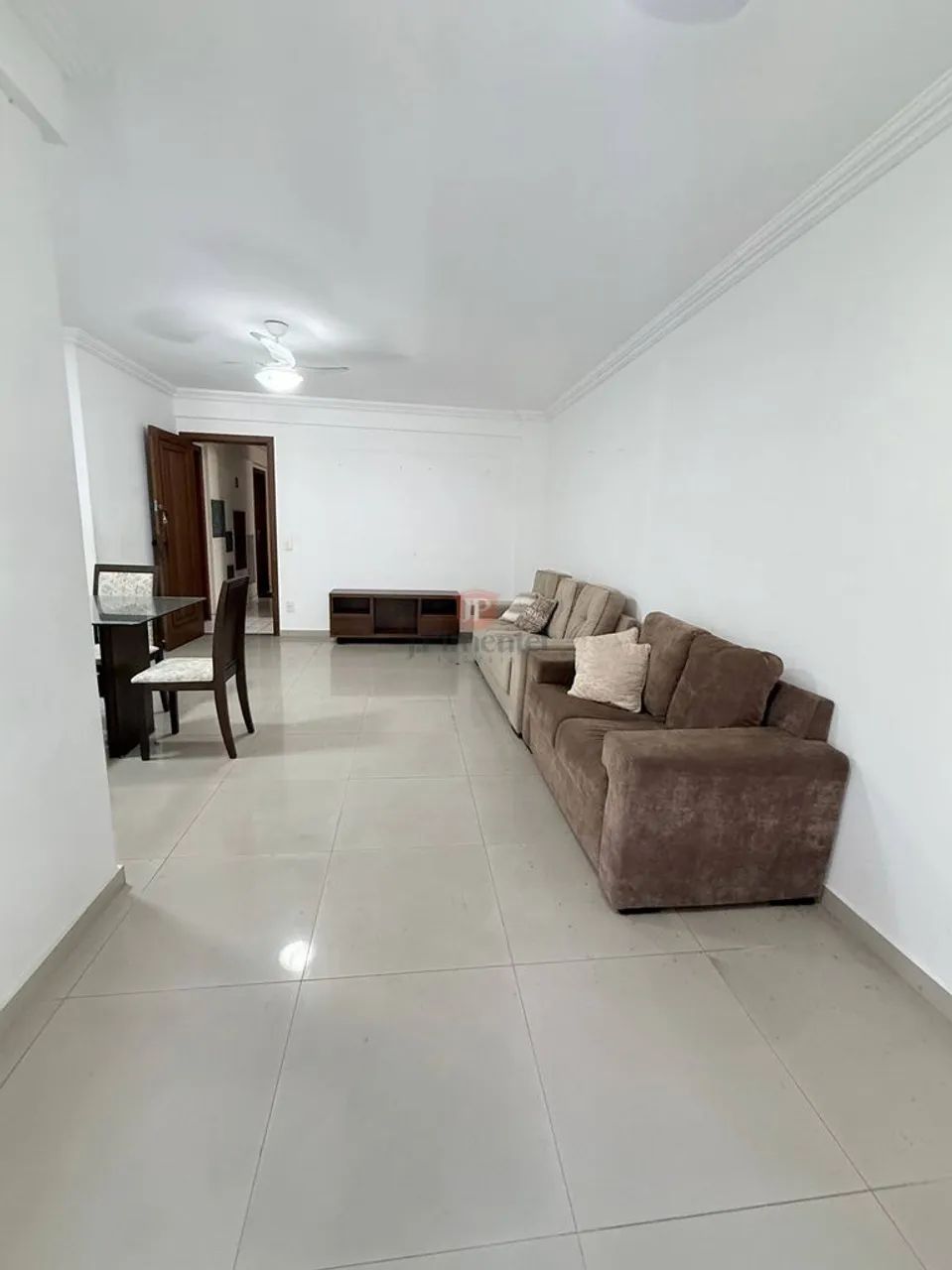 Apartamento 3 quartos com suite Amplo com Varanda e elevador 2 vagas de garagem - Foto 2