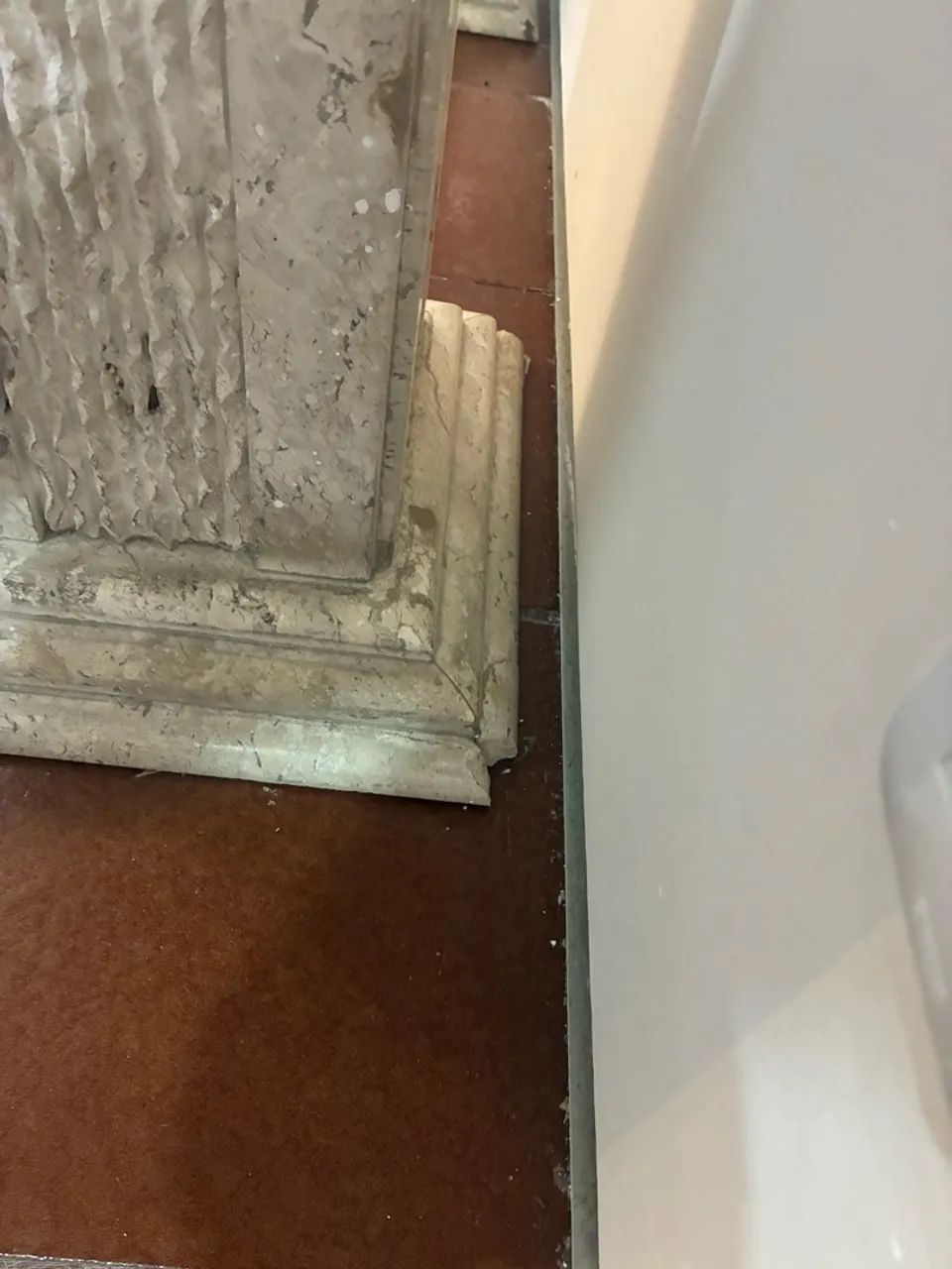Vendo mesa console com pés em mármore travestino - Foto 3