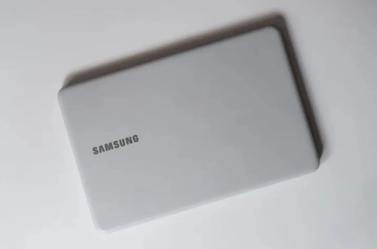 Notebook Essentials e30  - Foto 5