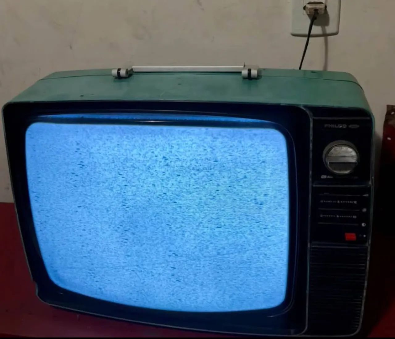 TV/Televisão Antiga Philco Ford Verde, Preto e Branco, Funcionando