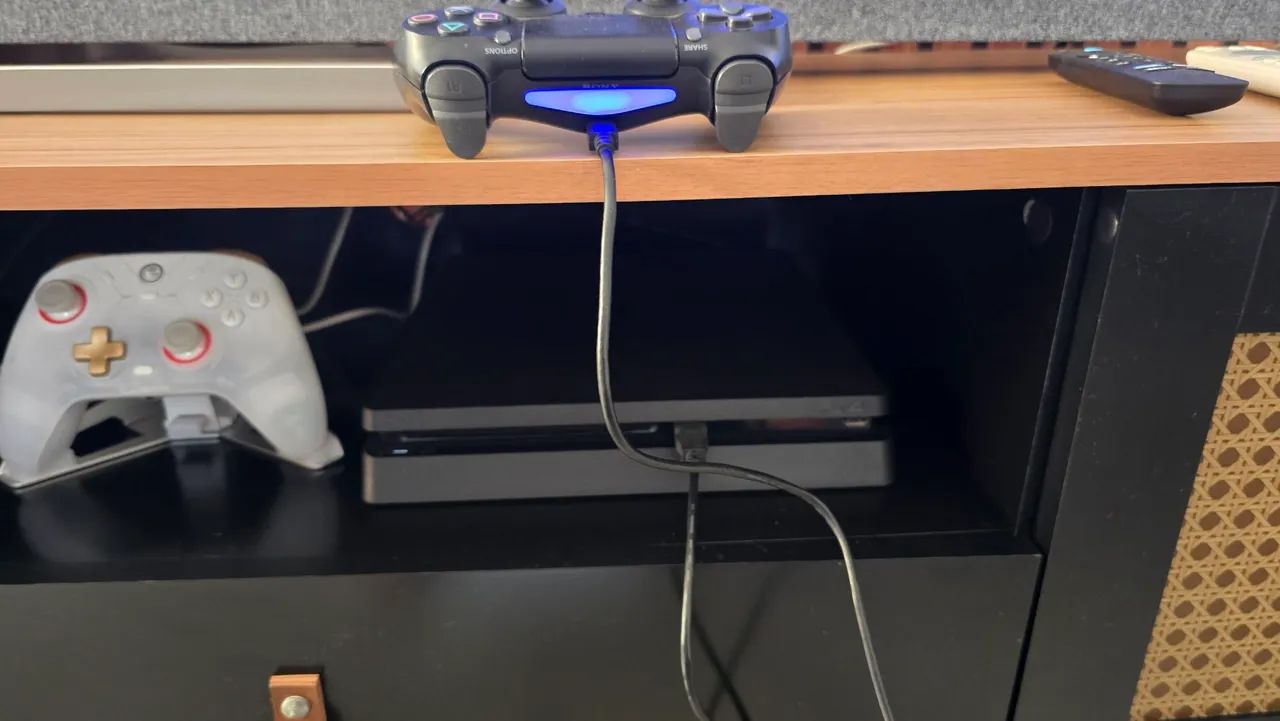 Playstation 4 Slim 1tb - Foto 5