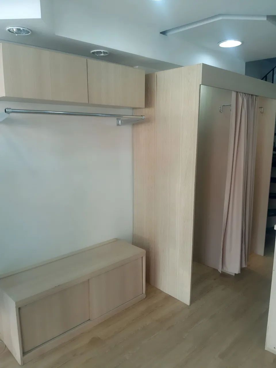 Vendo montagem de loja de roupas feminina  completa!  - Foto 2