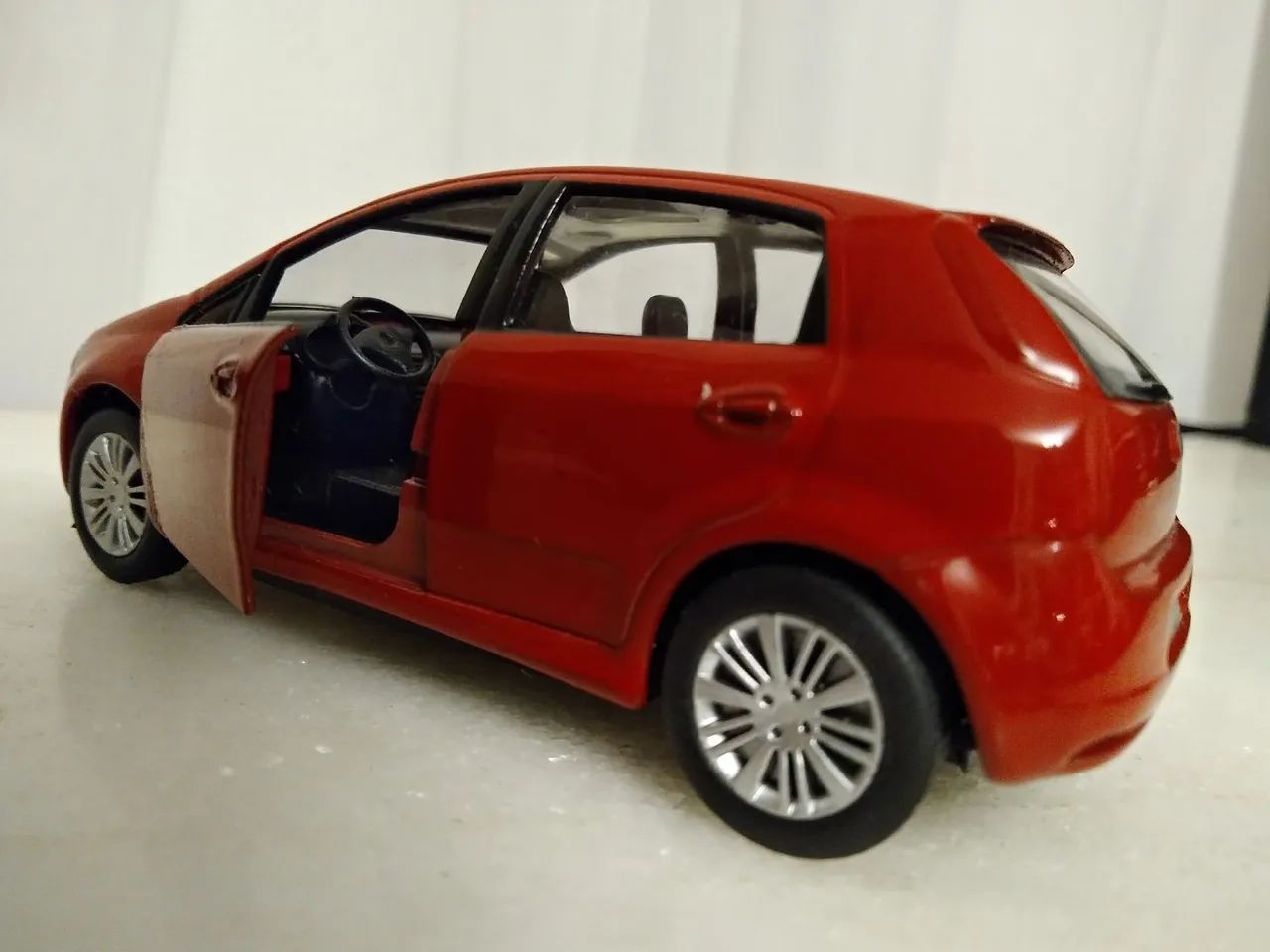 Miniatura Fiat Punto - Foto 2