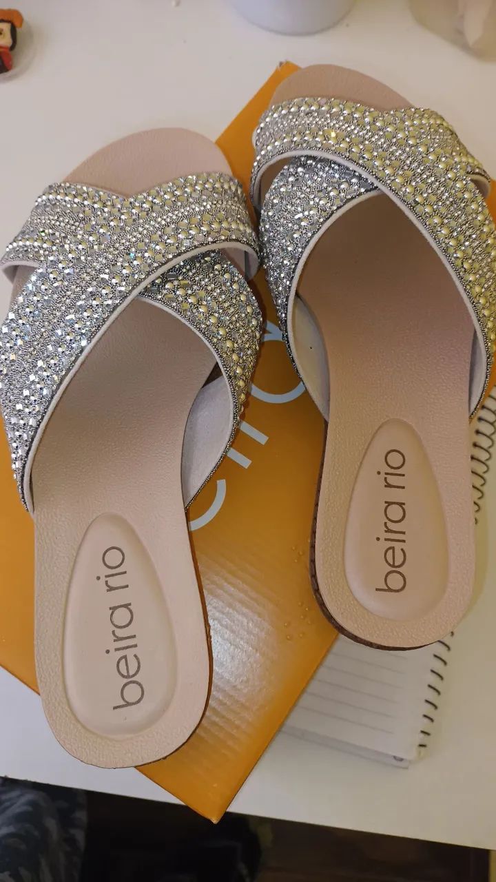 Chinelo Beira Rio Camurça Branco 