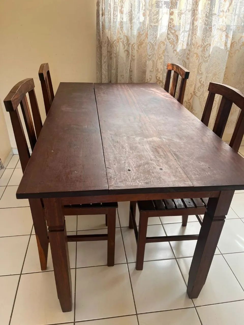 Mesa de Madeira Maciça/6 cadeiras  - Foto 3