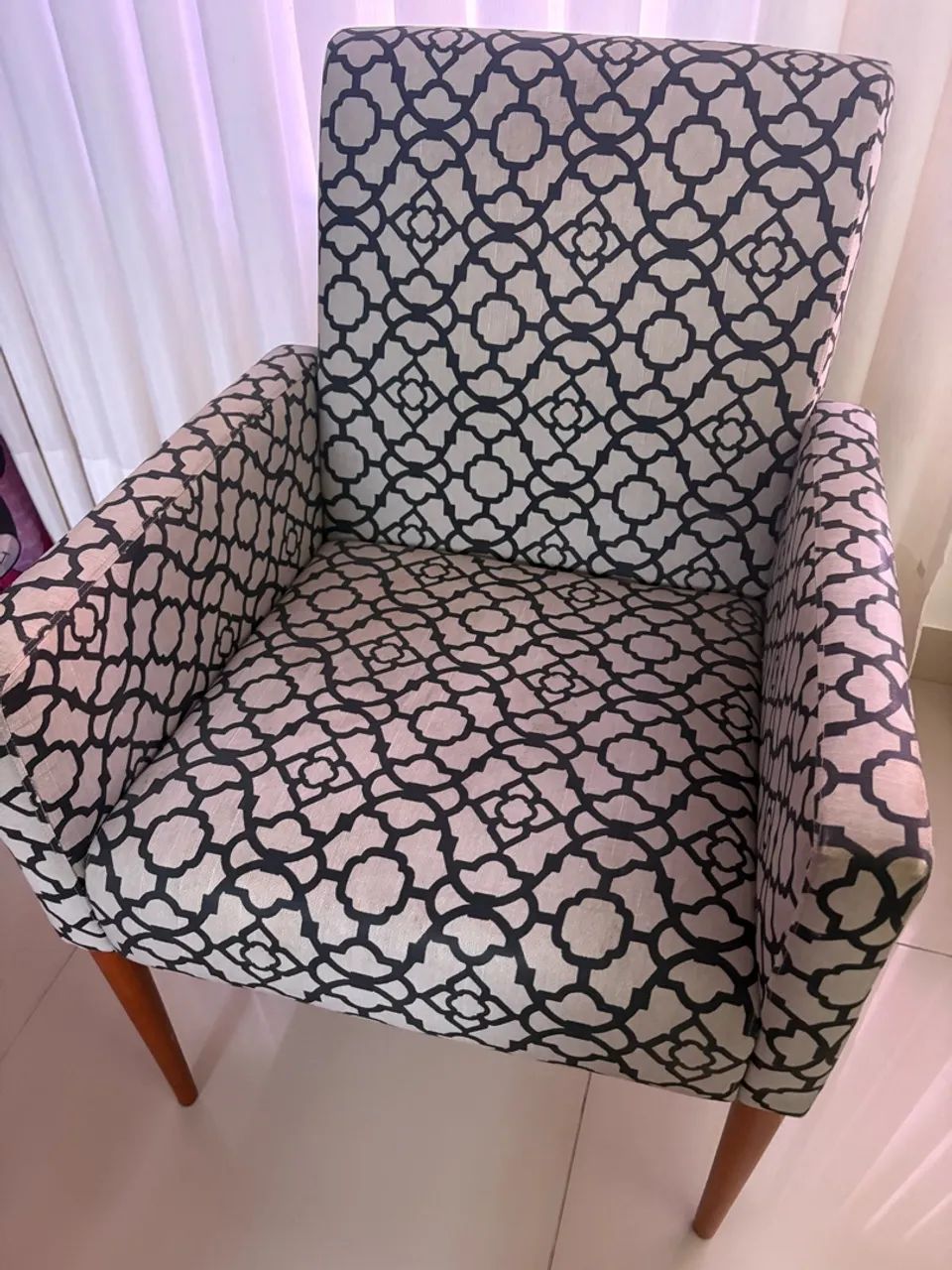 Poltronas pés palito ambiente interno 