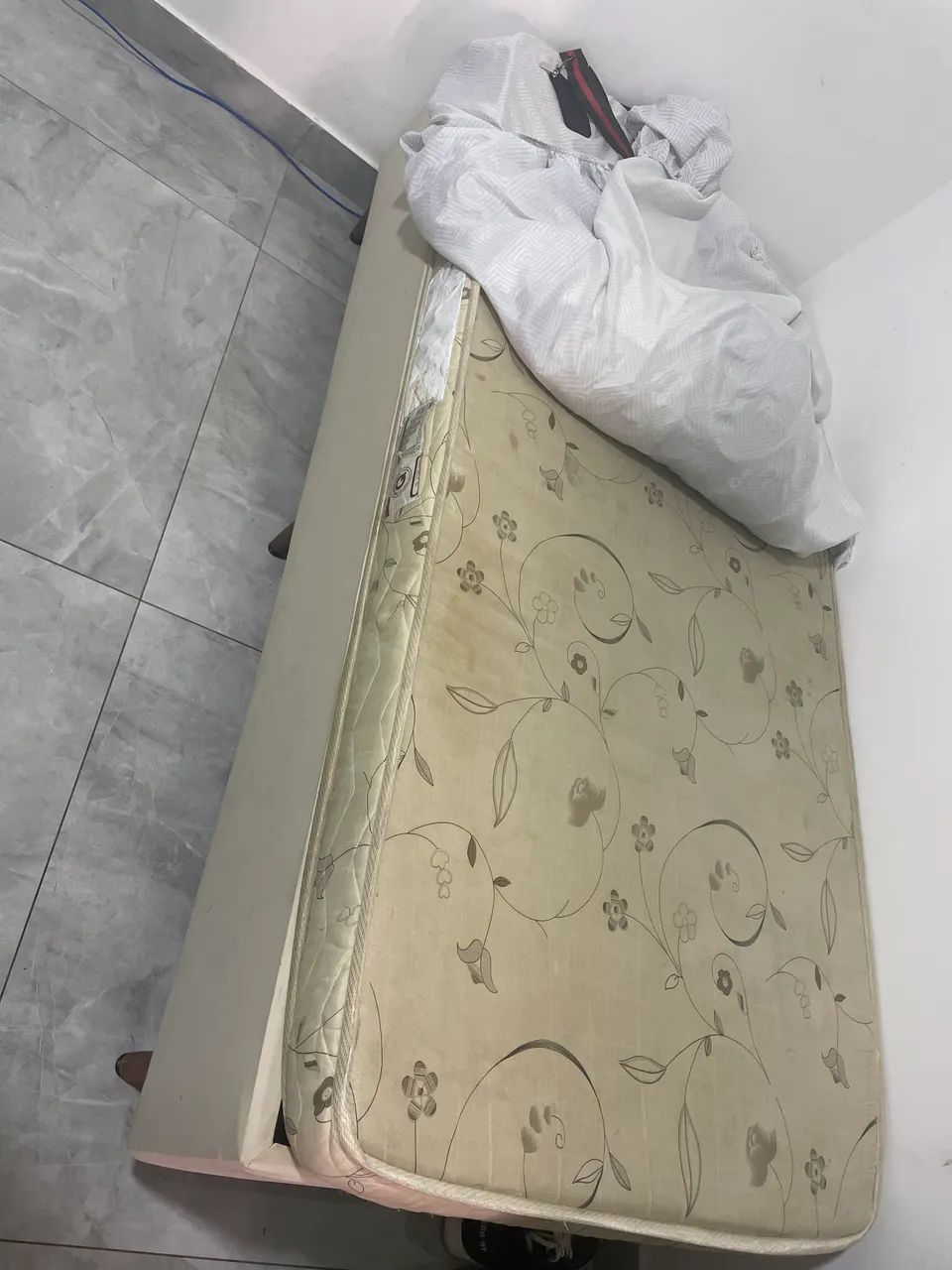 Cama com colchão e cabeceira - Foto 2
