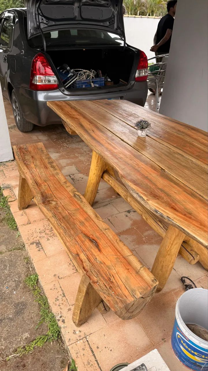 Mesa Rústica 1,53 x 0,70 com 2 bancos  - Foto 3