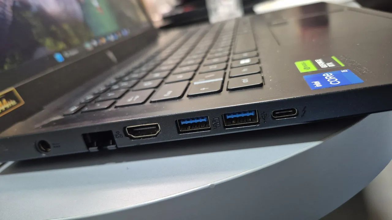 Acer Nitro V15 - Foto 3