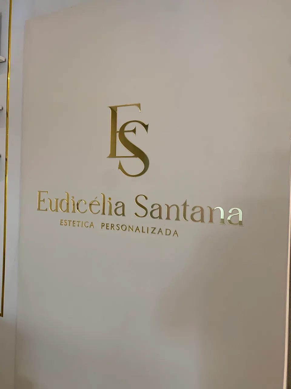 LETREIRO EM PVC EXPANDIDO