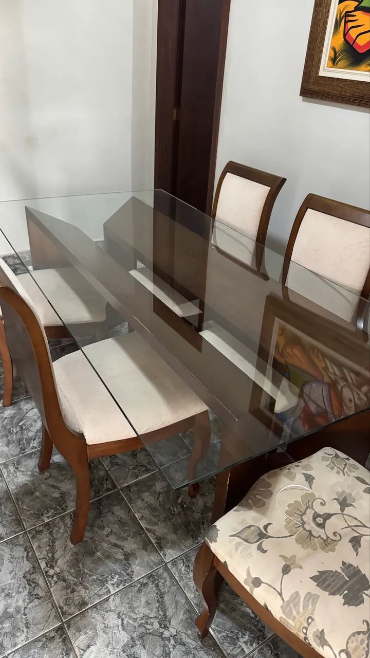 Mesa com tampo de vidro e 6 cadeiras acolchoadas  - Foto 2