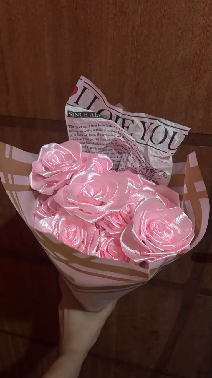 Buquê de cetim rosa, com 10 rosas  - Foto 3
