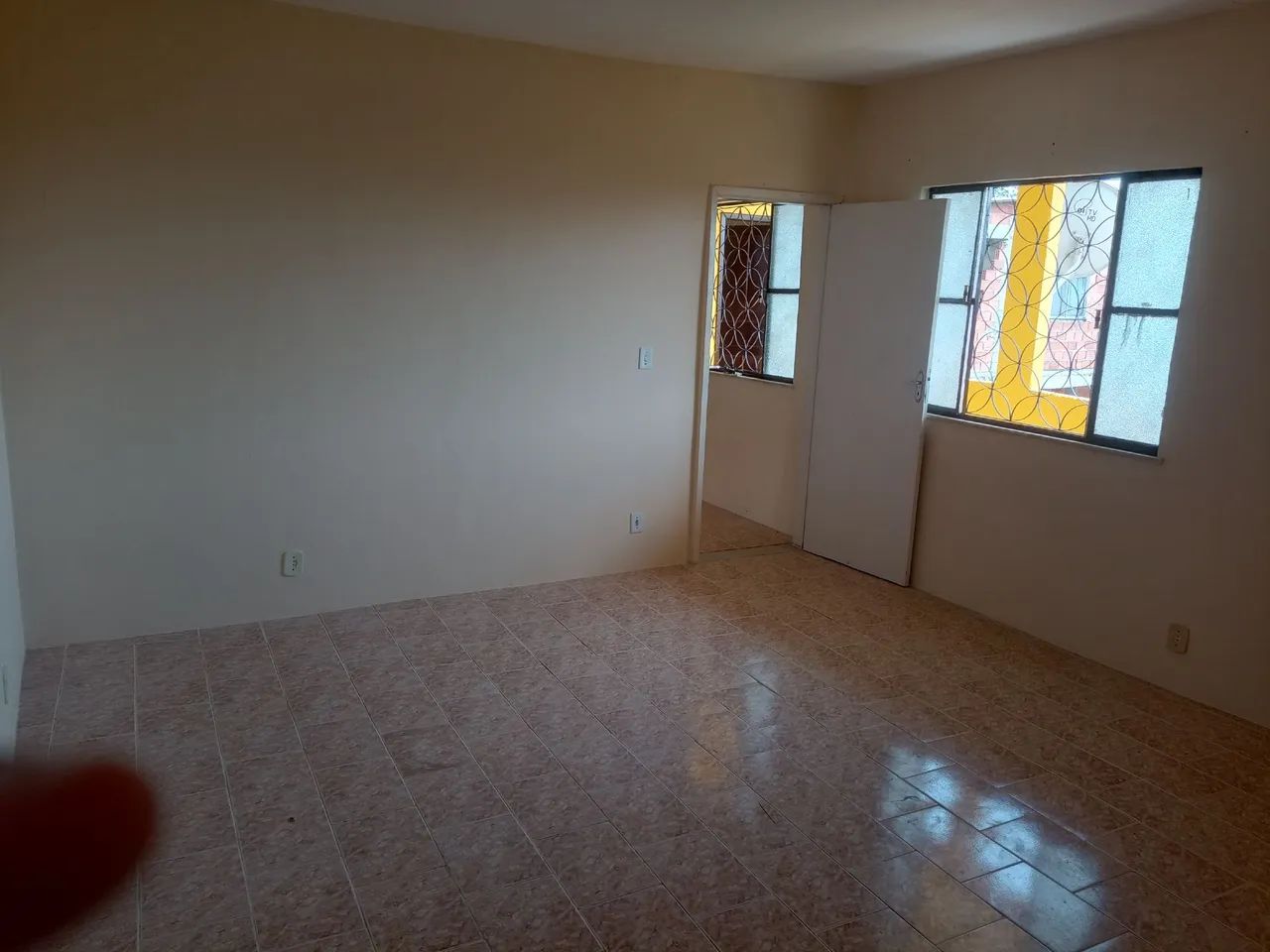 Apartamento (sobrado) com cômodos amplos e arejados - Foto 5