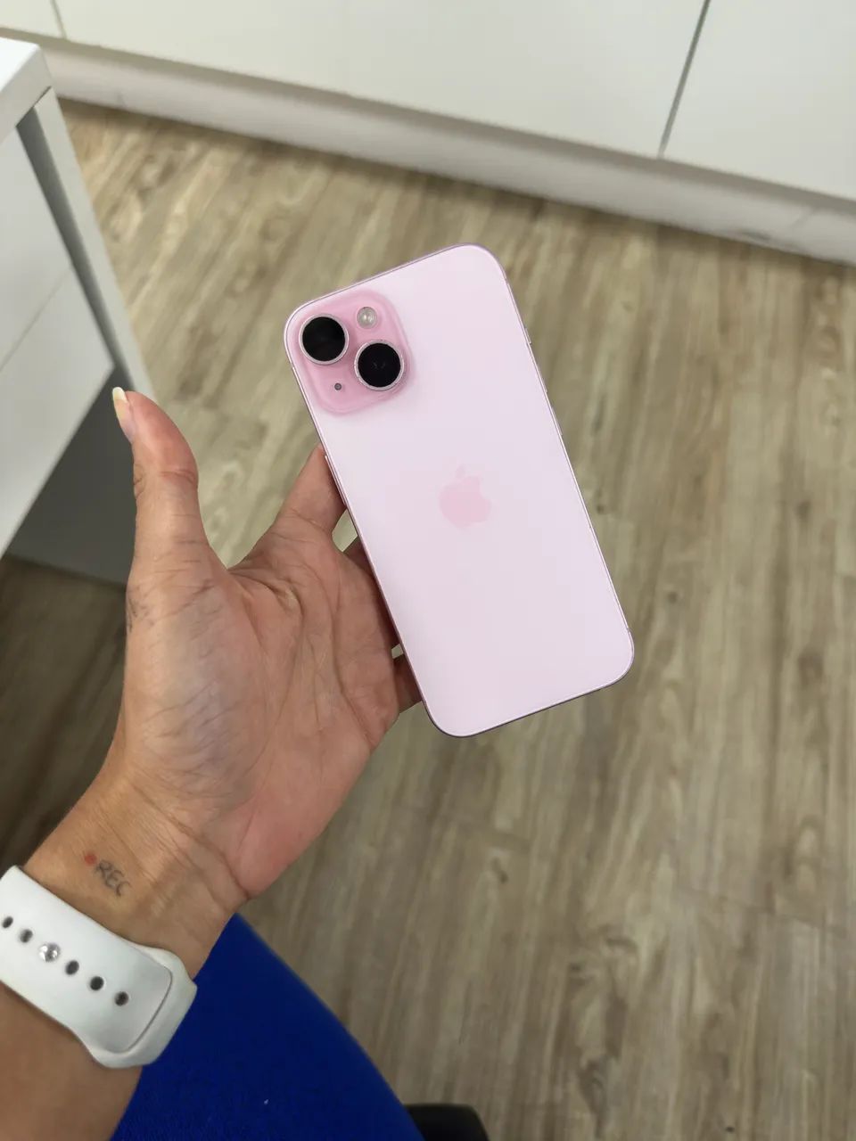 iPhone 15 128GB 