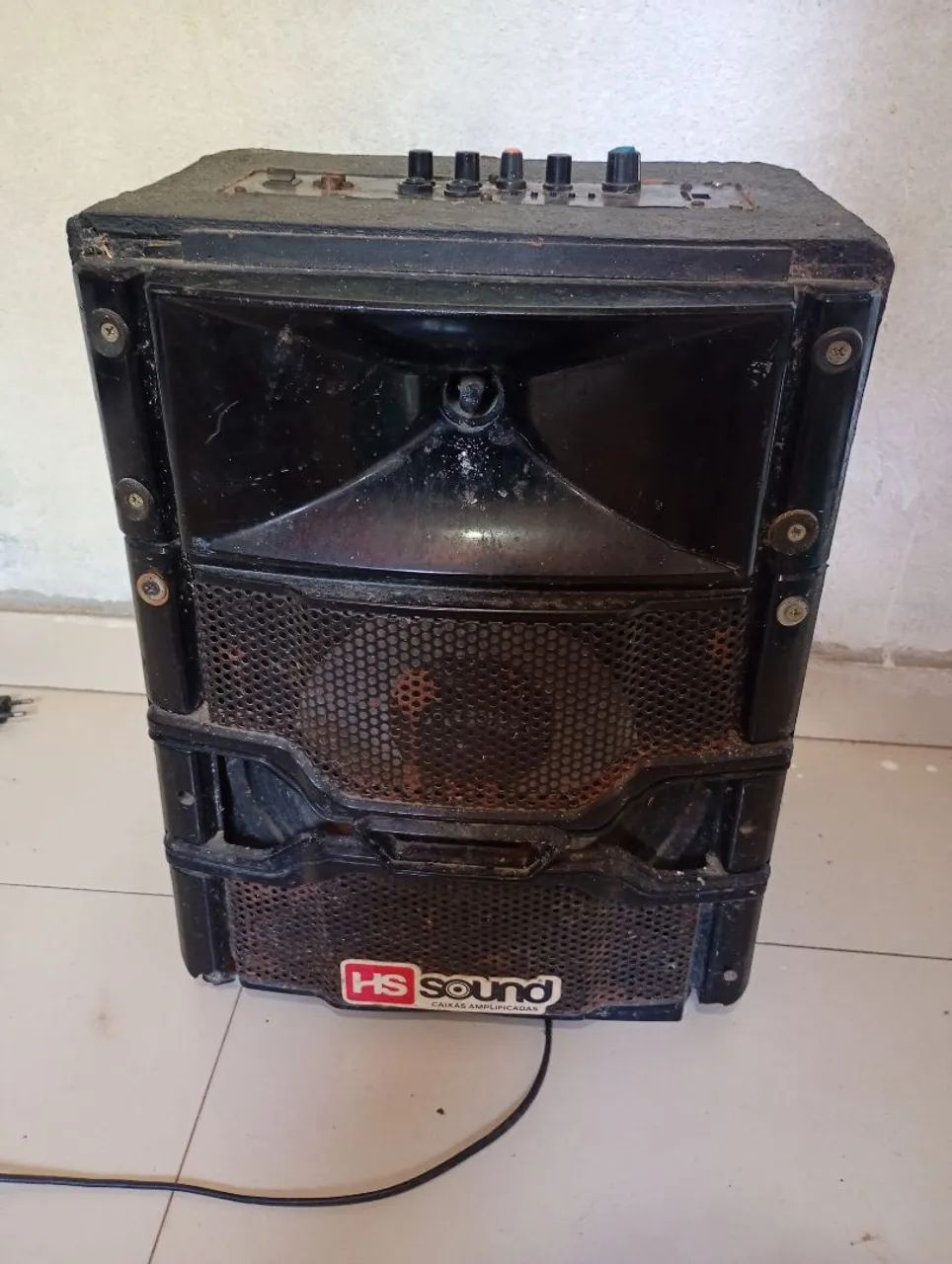 Vendo caixa de som pega bluetooth usada 120