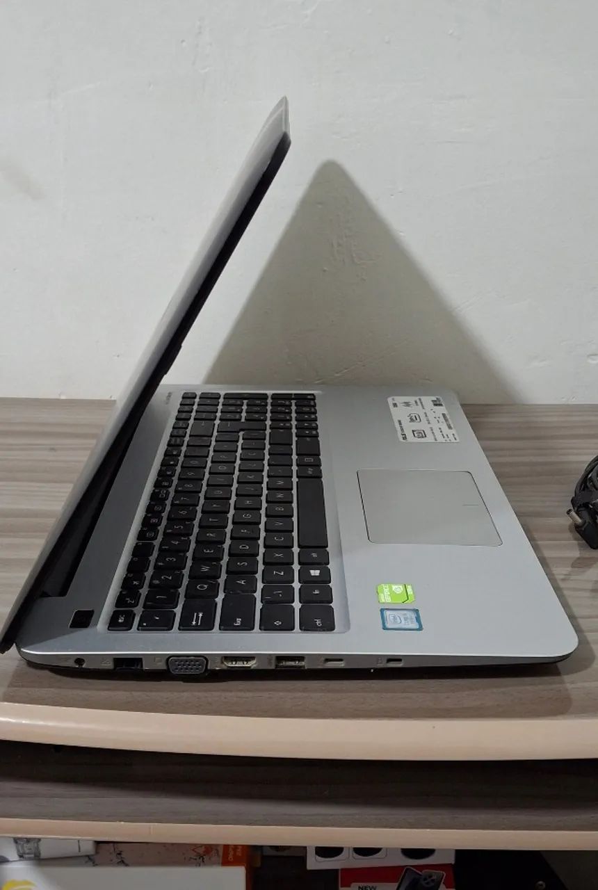 Notebook ASUS X556U Core i5 | 8GB RAM | HD 1TB | GeForce 930MX | Bateria Nova - Foto 2