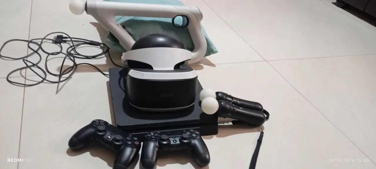 PS4, com óculos Vr e componentes 