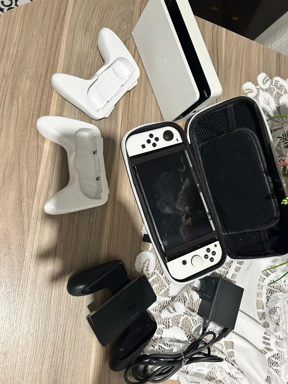 Nintendo Switch Oled 64g Standard Com Joy - con Branco - Foto 2