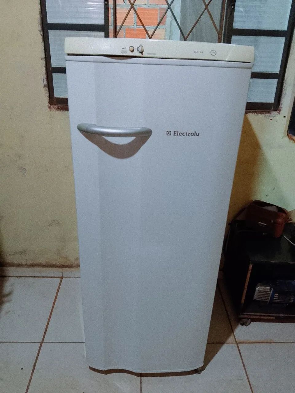 Vendo geladeira funcionando perfeitamente 