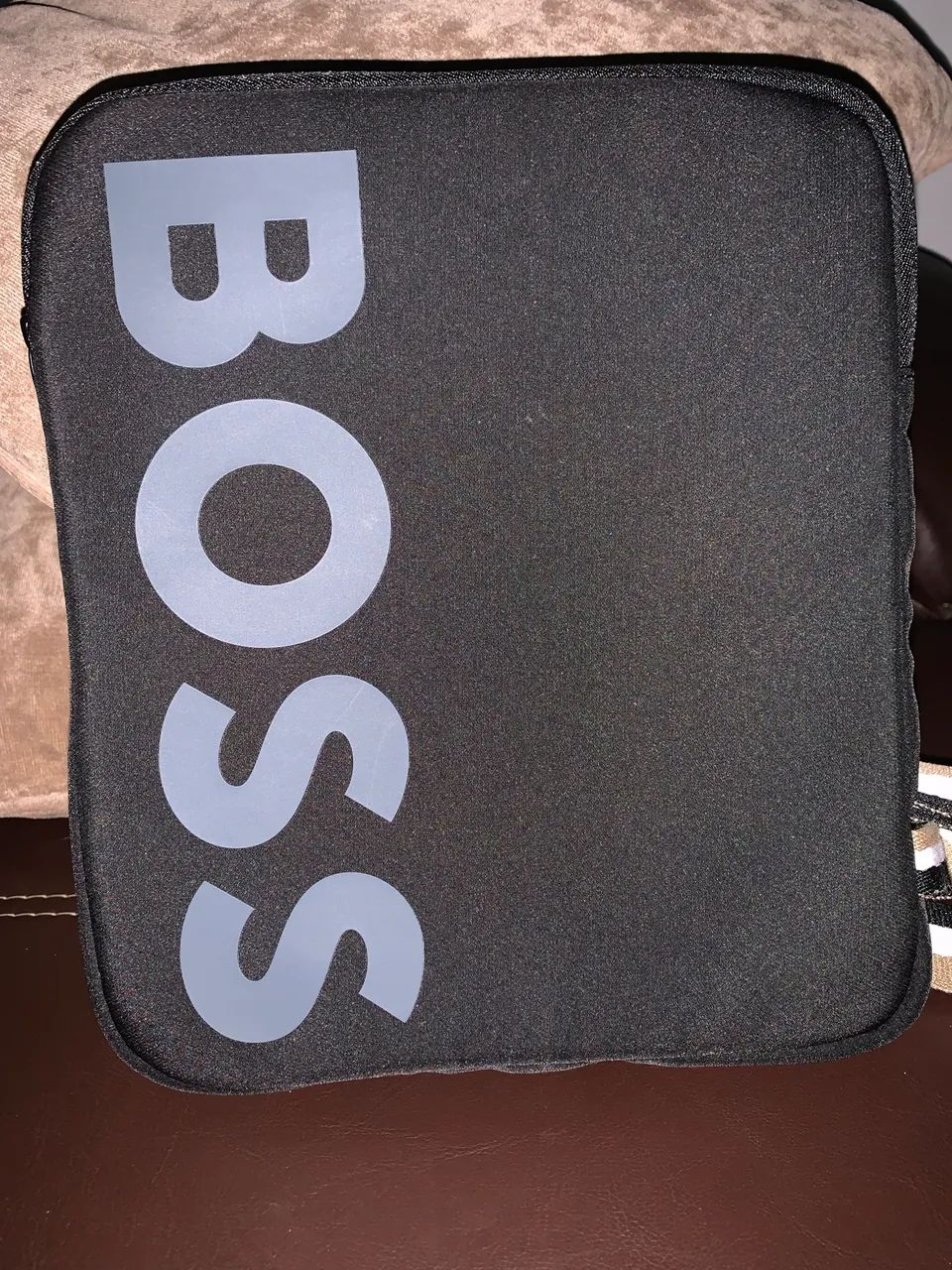 bolsa de pescoço (neck pouch) da marca BOSS, original - Foto 3