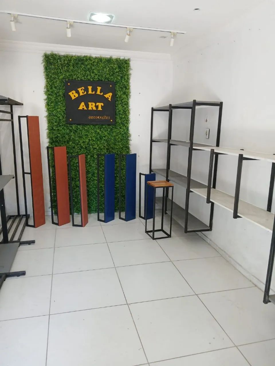 Prateleiras e mesa pra escritório  - Foto 3