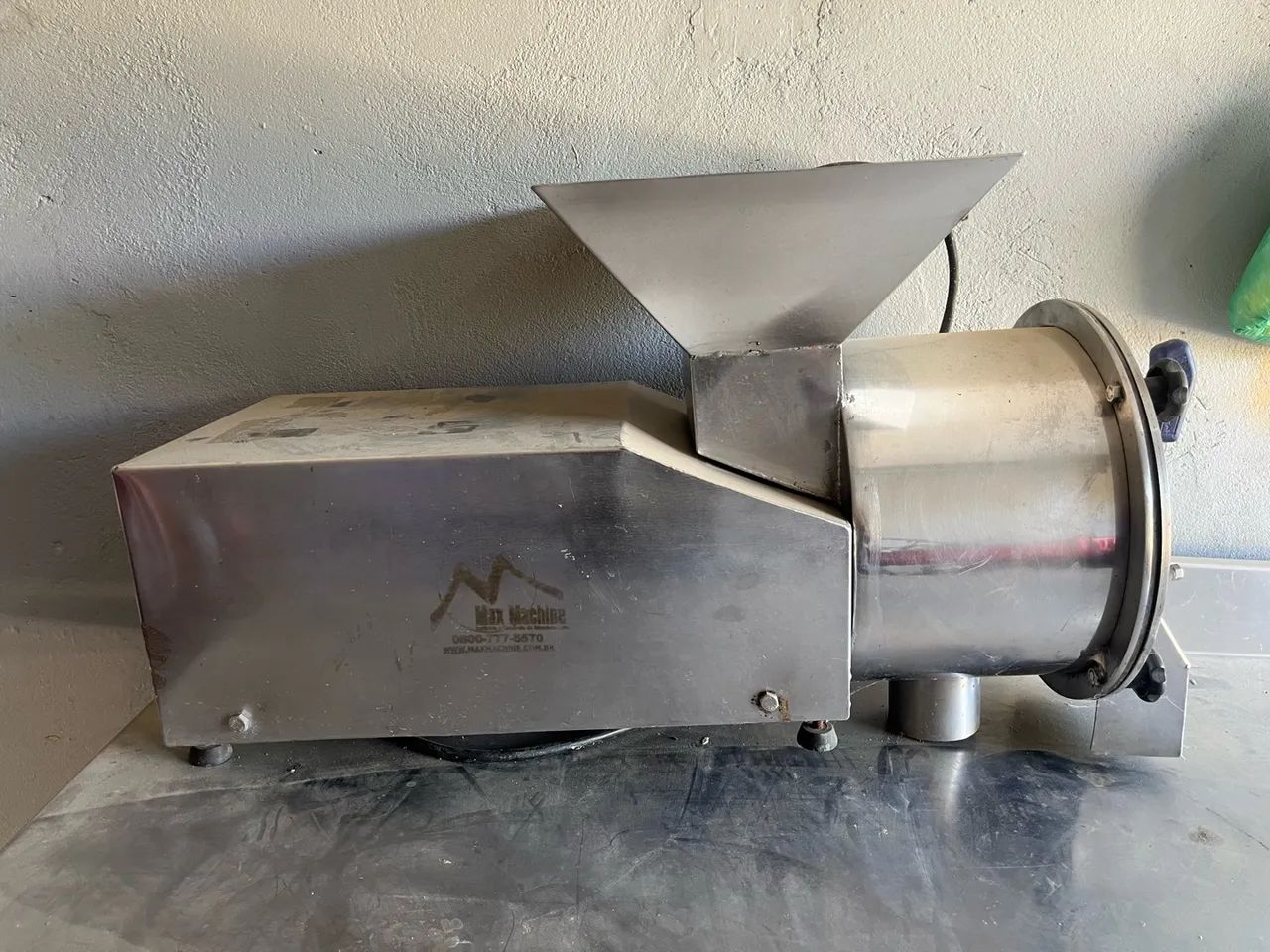 Despolpadeira, mesa em inox e seladora manual  - Foto 4