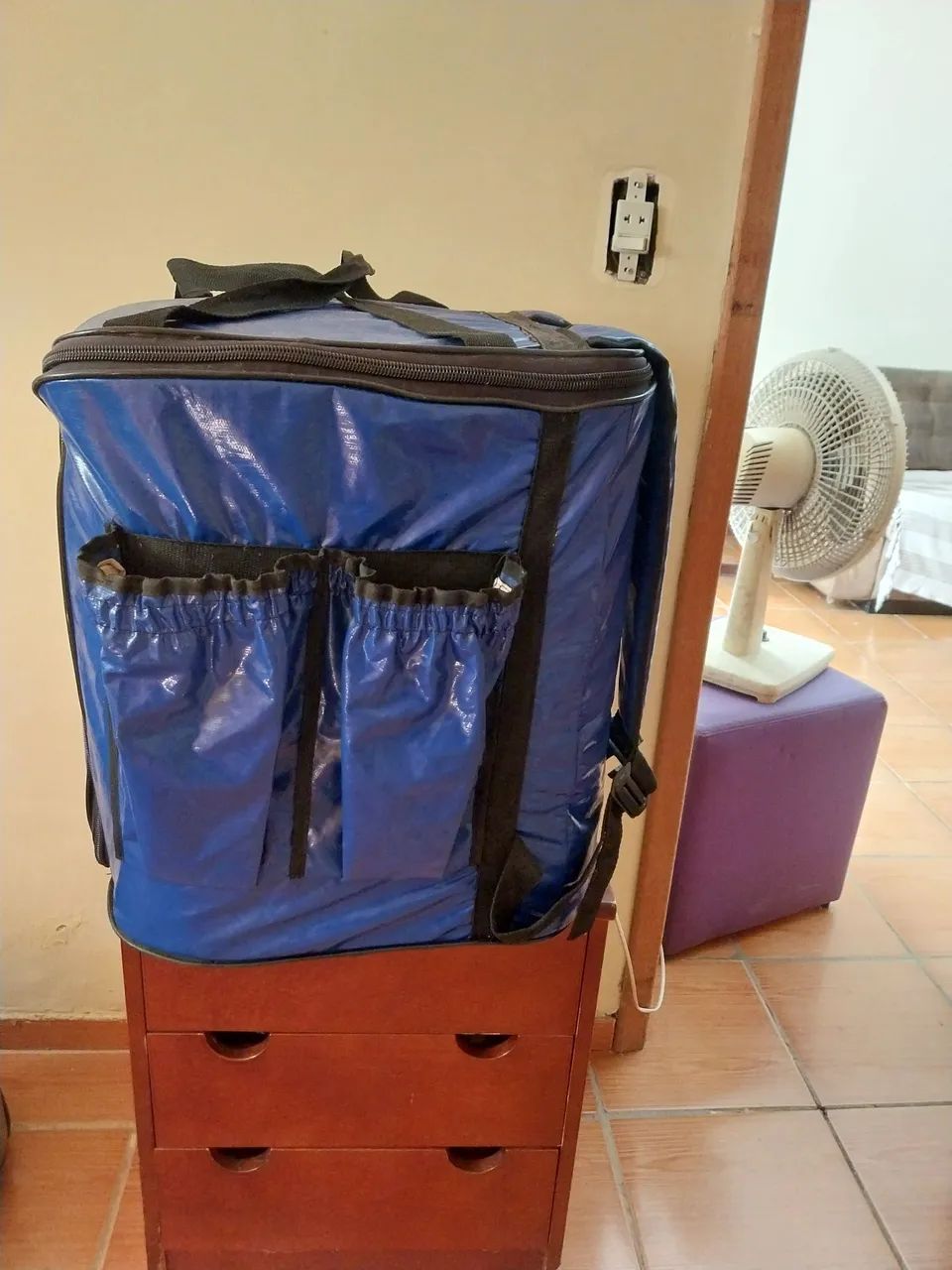 Vendo bolsa pra entrega de quentinha com compartimentos pra 24 marmitex - Foto 2