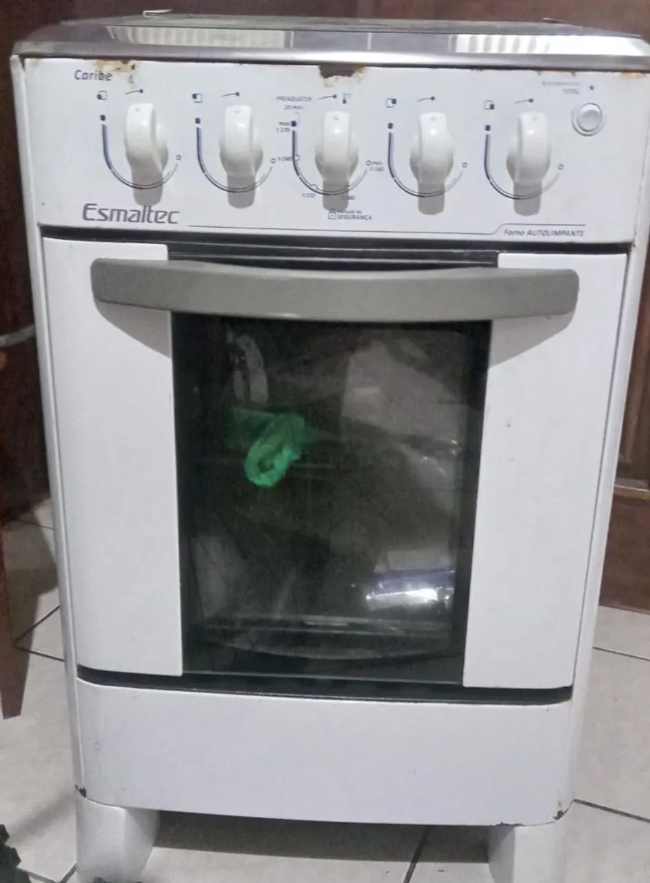 Fogão e microondas 