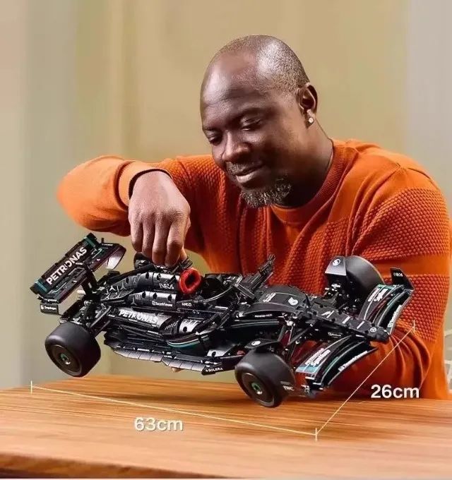 Carro formula 1 de montar - 1642 peças 1:8 - 63 cm - Foto 4