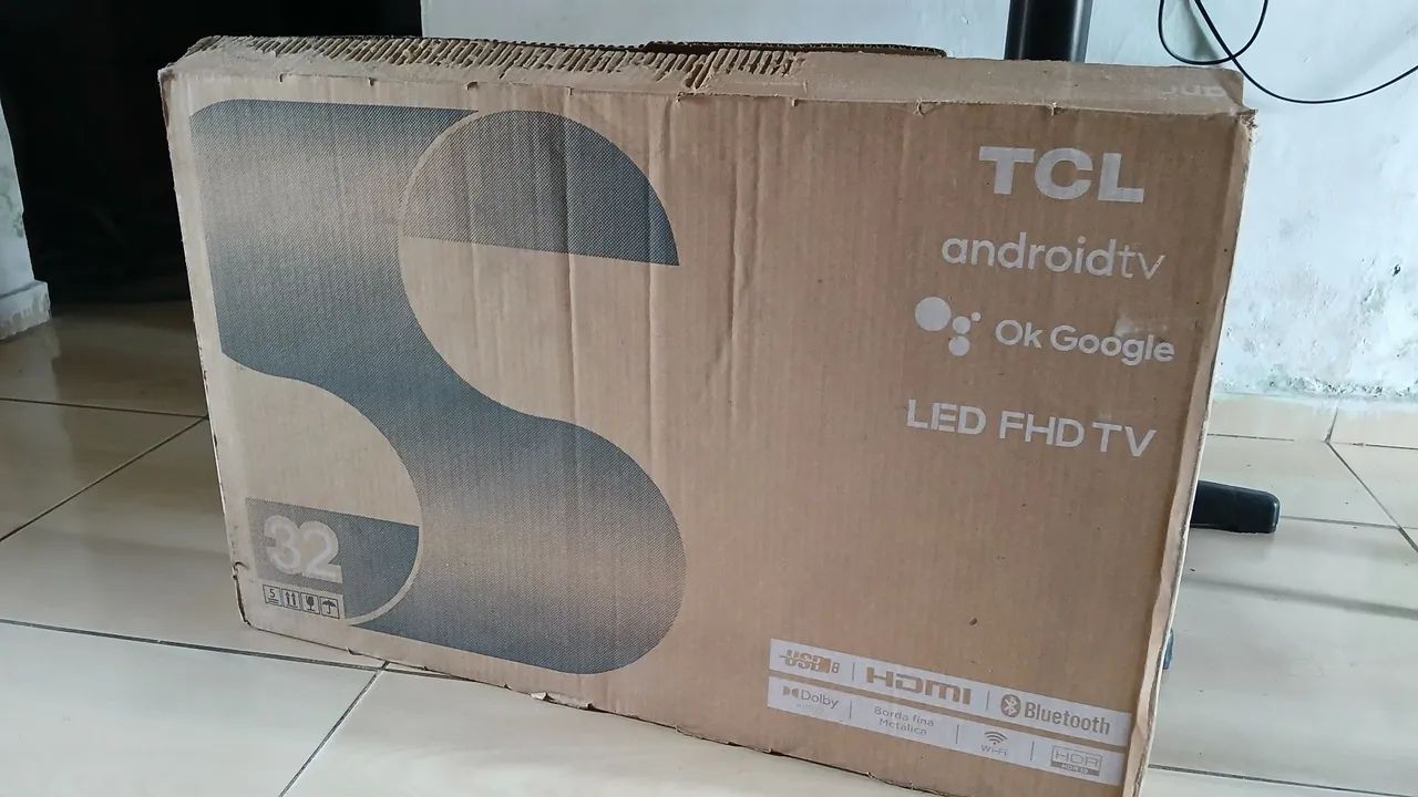 Vendo TV 32 polegadas TCL,Bom estado,2 anos