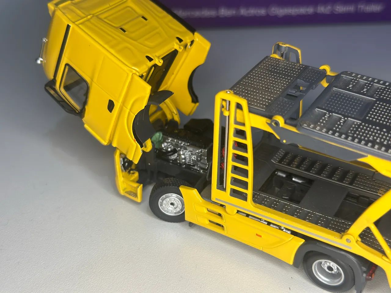 Mercedes Benz Actros GigaSpace Cegonha - UNIQUE MODEL 1:64 - Foto 2