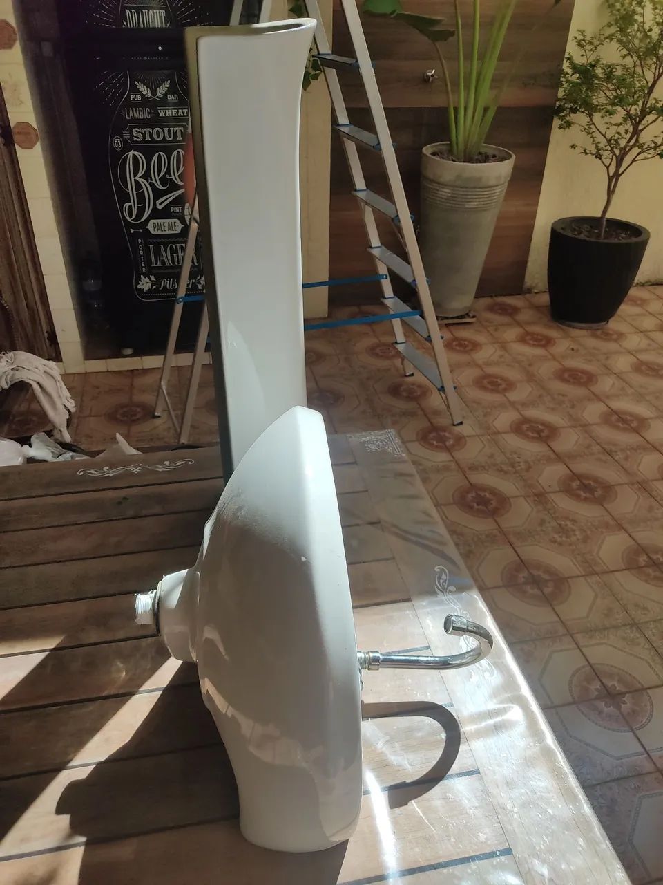 Pia de coluna e com torneira - Foto 3